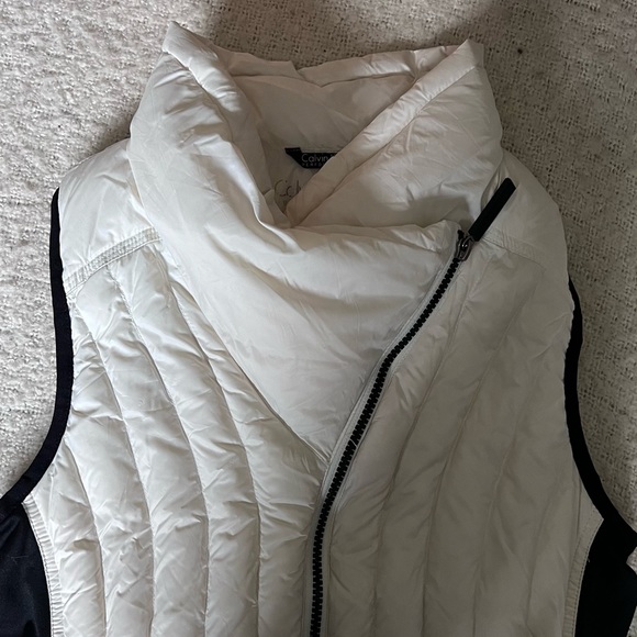 womens vest - Picture 3 of 6